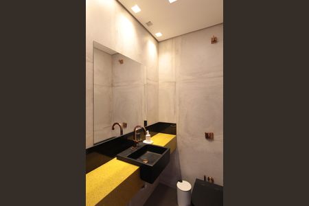 Casa à venda com 370m², 5 quartos e 8 vagasBanheiro