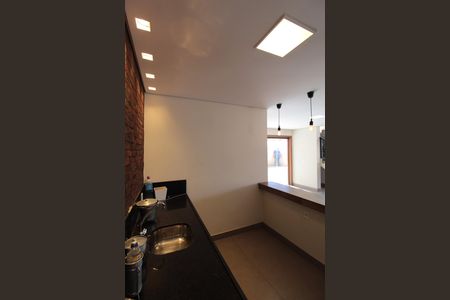 Casa à venda com 370m², 5 quartos e 8 vagasSala 2