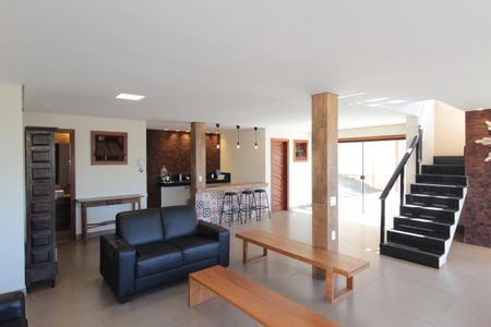 Casa à venda com 370m², 5 quartos e 8 vagasSala 2