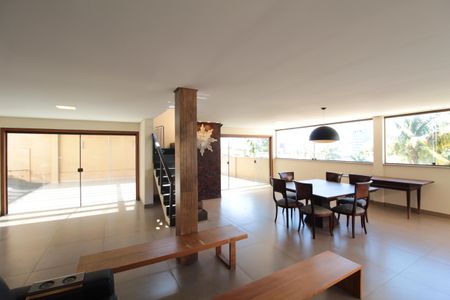 Casa à venda com 370m², 5 quartos e 8 vagasSala 2