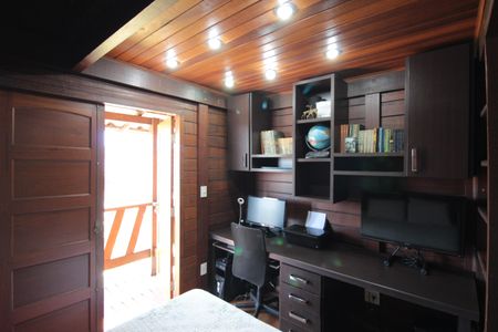 Casa à venda com 370m², 5 quartos e 8 vagasQuarto 2