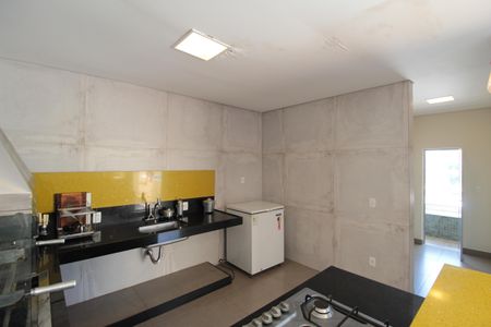 Casa à venda com 370m², 5 quartos e 8 vagasCozinha 2