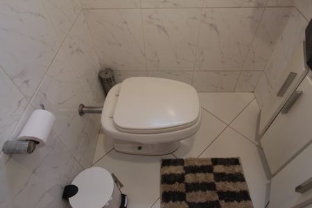 Casa à venda com 370m², 5 quartos e 8 vagasLavabo