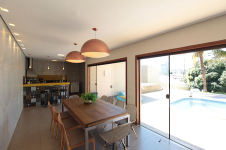 Casa à venda com 370m², 5 quartos e 8 vagasCopa 2