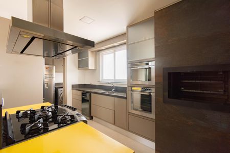 Apartamento à venda com 153m², 2 quartos e 2 vagas Apartamento à venda com 153m², 2 quartos e 2 vagasCozinha