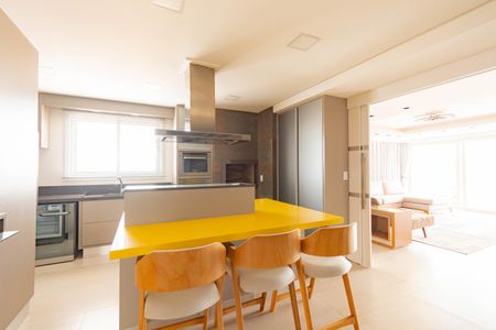 Apartamento à venda com 153m², 2 quartos e 2 vagas Apartamento à venda com 153m², 2 quartos e 2 vagasCozinha