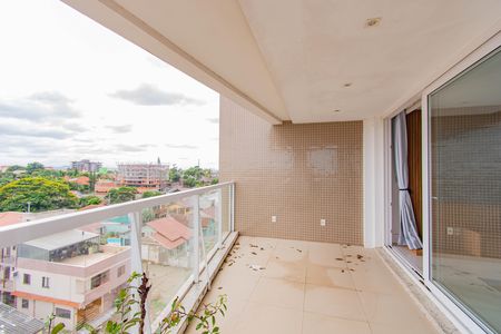 Apartamento à venda com 153m², 2 quartos e 2 vagas Apartamento à venda com 153m², 2 quartos e 2 vagasSacada/Sala
