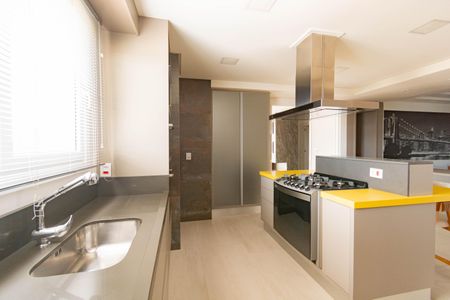 Apartamento à venda com 153m², 2 quartos e 2 vagas Apartamento à venda com 153m², 2 quartos e 2 vagasCozinha