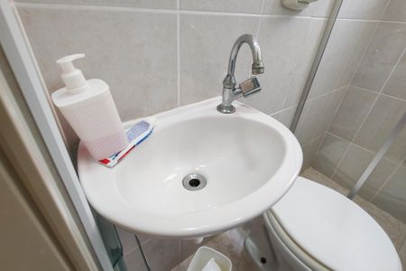 Apartamento para alugar com 90m², 3 quartos e 1 vagaBanheiro da Suite 2 (serviço)