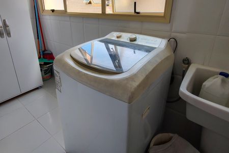 Apartamento para alugar com 90m², 3 quartos e 1 vagaÁrea de Serviço