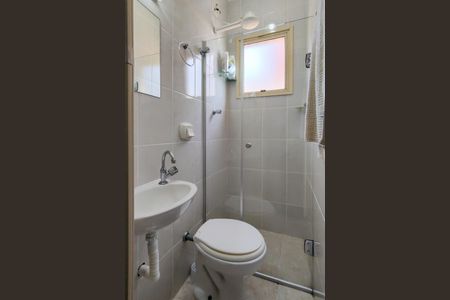 Apartamento para alugar com 90m², 3 quartos e 1 vagaBanheiro da Suite 2 (serviço)