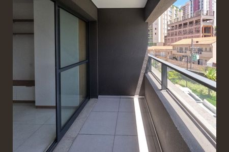 Studio à venda com 27m², 1 quarto e sem vaga Studio à venda com 27m², 1 quarto e sem vagaVaranda Studio