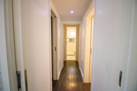 Apartamento à venda com 160m², 3 quartos e 2 vagas Apartamento à venda com 160m², 3 quartos e 2 vagasCorredor