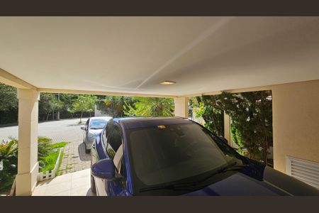 Casa de condomínio à venda com 240m², 3 quartos e 5 vagasGaragem