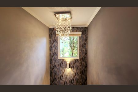 Casa de condomínio à venda com 240m², 3 quartos e 5 vagasEscada