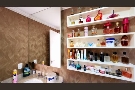 Casa de condomínio à venda com 240m², 3 quartos e 5 vagasBanheiro da Suíte