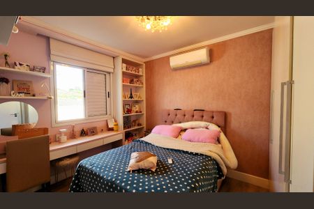 Casa de condomínio à venda com 240m², 3 quartos e 5 vagasQuarto 2 - Suíte