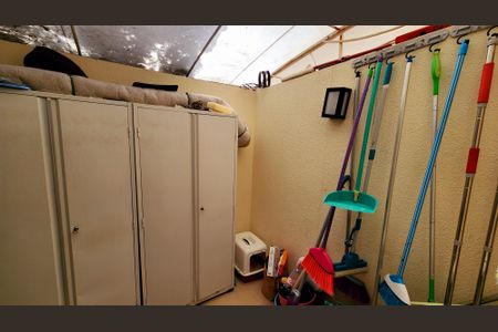 Casa de condomínio à venda com 240m², 3 quartos e 5 vagasLavanderia