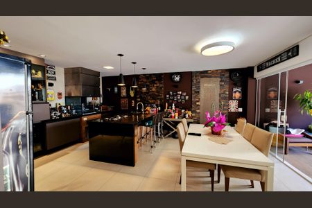 Casa de condomínio à venda com 240m², 3 quartos e 5 vagasÁrea gourmet