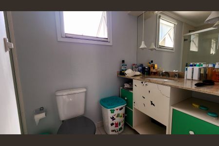 Casa de condomínio à venda com 240m², 3 quartos e 5 vagasBanheiro da Suíte 3