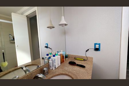 Casa de condomínio à venda com 240m², 3 quartos e 5 vagasBanheiro da Suíte 3