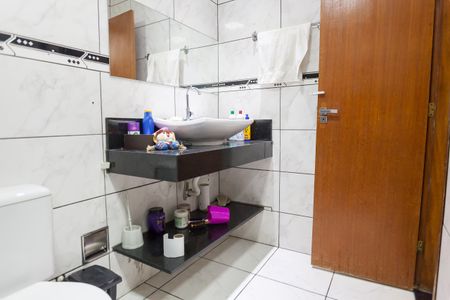 Casa à venda com 360m², 3 quartos e 2 vagas Casa à venda com 360m², 3 quartos e 2 vagasBanheiro Social
