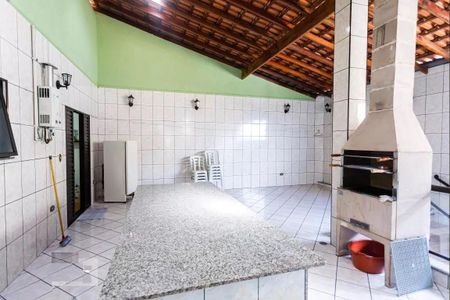 Casa à venda com 248m², 5 quartos e 2 vagas