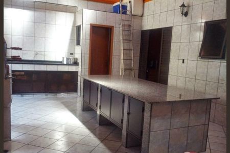 Casa à venda com 248m², 5 quartos e 2 vagas