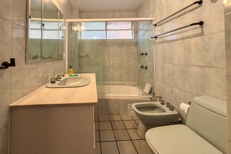 Apartamento à venda com 130m², 3 quartos e 1 vaga Apartamento à venda com 130m², 3 quartos e 1 vaga Banheiro 2