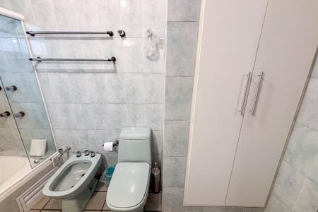 Apartamento à venda com 130m², 3 quartos e 1 vaga Apartamento à venda com 130m², 3 quartos e 1 vaga Banheiro 2