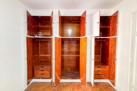 Apartamento à venda com 130m², 3 quartos e 1 vaga Apartamento à venda com 130m², 3 quartos e 1 vagaQuarto 1