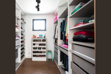 Casa à venda com 496m², 4 quartos e 4 vagas