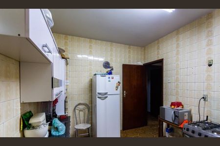 Casa à venda com 240m², 2 quartos e 4 vagas