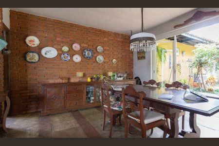 Casa à venda com 690m², 3 quartos e 3 vagas