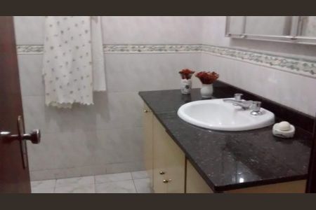 Casa à venda com 168m², 4 quartos e 3 vagas