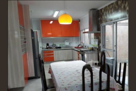 Casa à venda com 220m², 3 quartos e 4 vagas