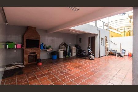 Casa à venda com 230m², 4 quartos e 5 vagas