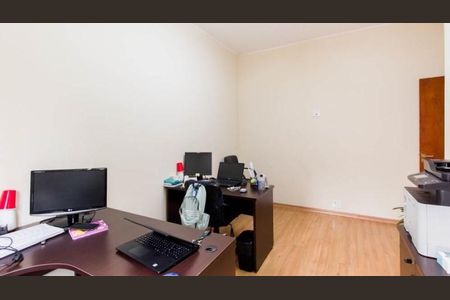 Casa à venda com 230m², 4 quartos e 5 vagas