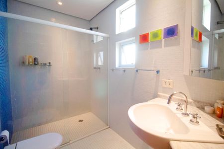 Casa à venda com 451m², 5 quartos e sem vagaBanheiro da Suíte 2