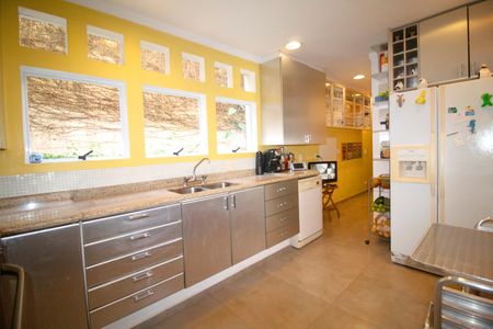 Casa à venda com 451m², 5 quartos e sem vagaCozinha