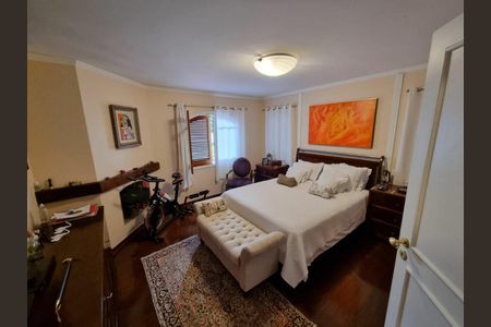 Casa à venda com 648m², 4 quartos e 4 vagas