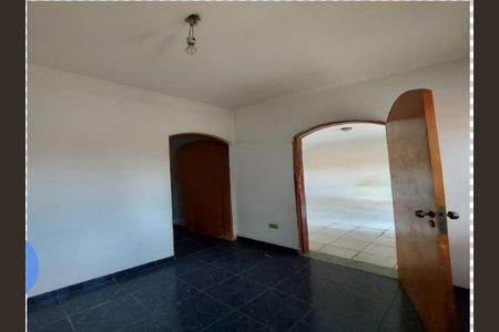 Casa à venda com 126m², 2 quartos e 3 vagas