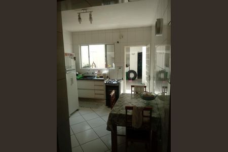 Casa à venda com 115m², 2 quartos e 1 vaga