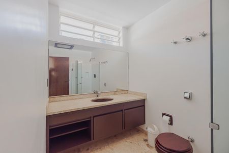 Casa à venda com 336m², 4 quartos e sem vagaBanheiro 1