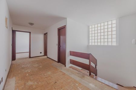 Casa à venda com 336m², 4 quartos e sem vagaCorredor