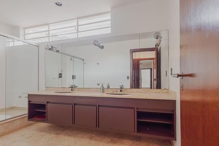 Casa à venda com 336m², 4 quartos e sem vagaBanheiro da Suíte 4