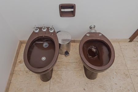 Casa à venda com 336m², 4 quartos e sem vagaBanheiro 2