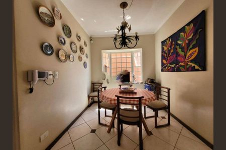 Casa à venda com 270m², 3 quartos e 4 vagas