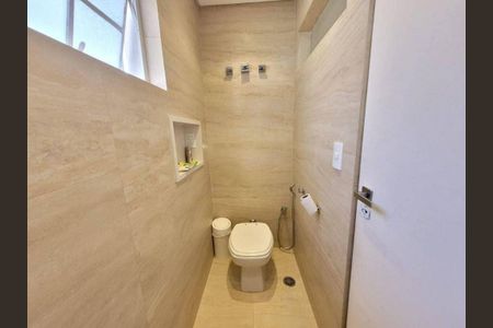 Casa à venda com 270m², 3 quartos e 4 vagas