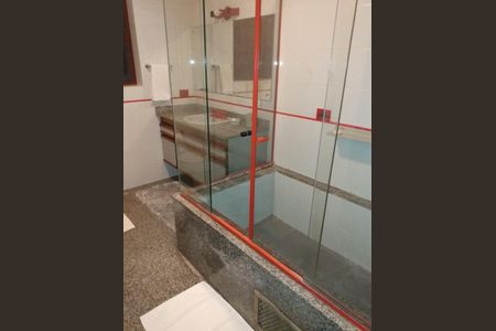 Casa à venda com 668m², 5 quartos e 4 vagas